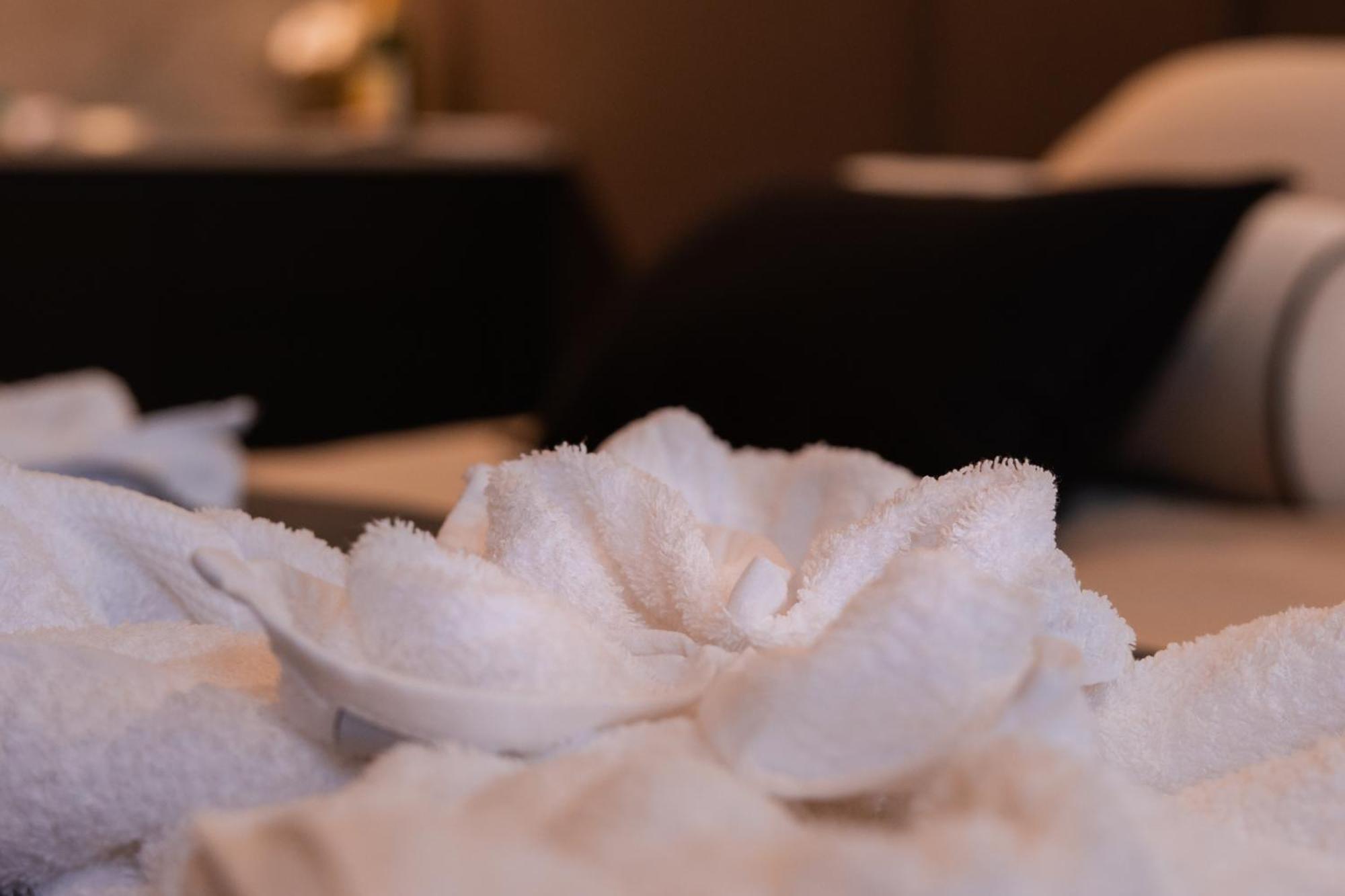 C0C00N Veritable Hammam A Partager A Deux 리옴 외부 사진